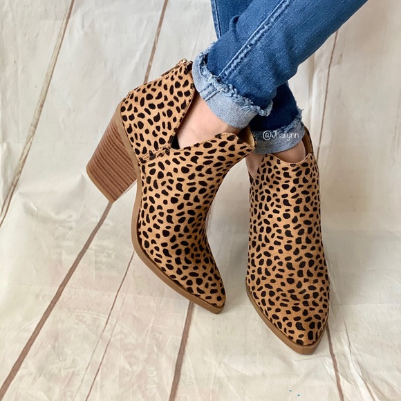 CHEETAH PRINT SIDE CUT BOOTIE - Picture 2 of 9